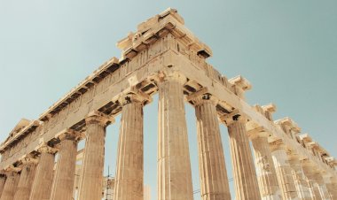 Level 2 - Bài 9: Greek Family